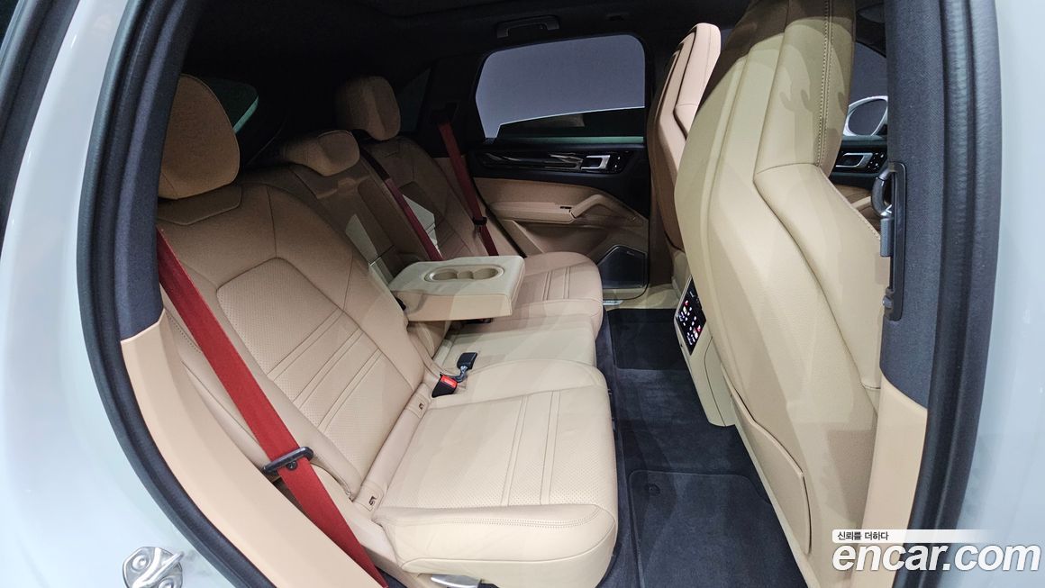 Porsche Cayenne 2021