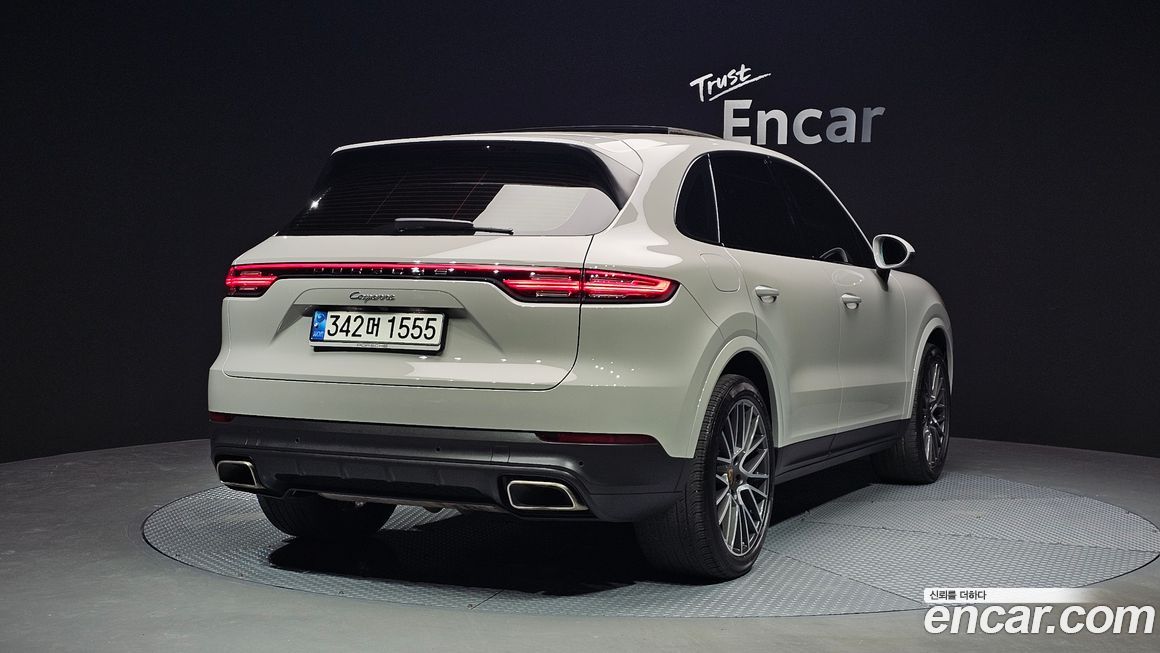 Porsche Cayenne 2021