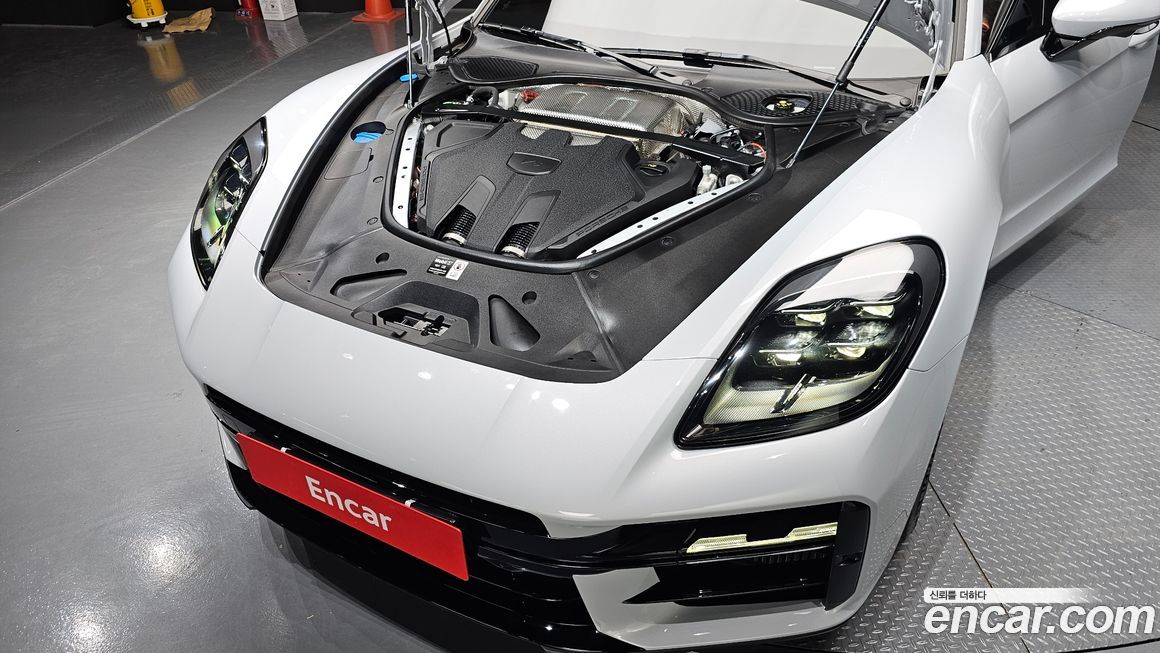 Porsche Panamera 2025