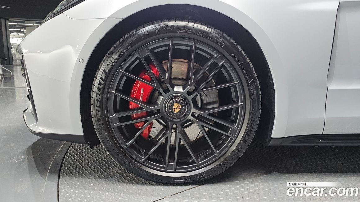 Porsche Panamera 2025