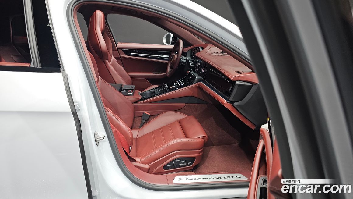 Porsche Panamera 2025