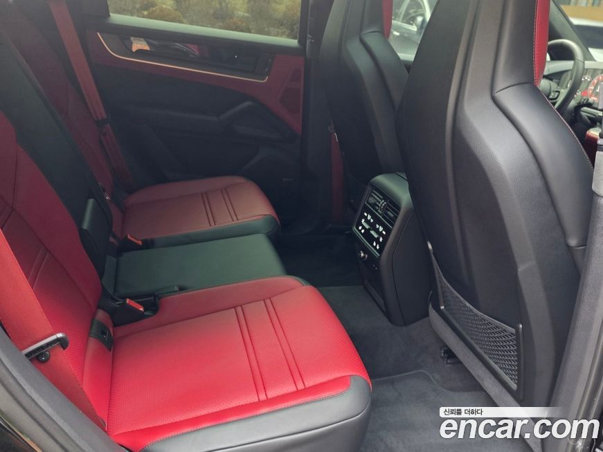 Porsche Cayenne 2025