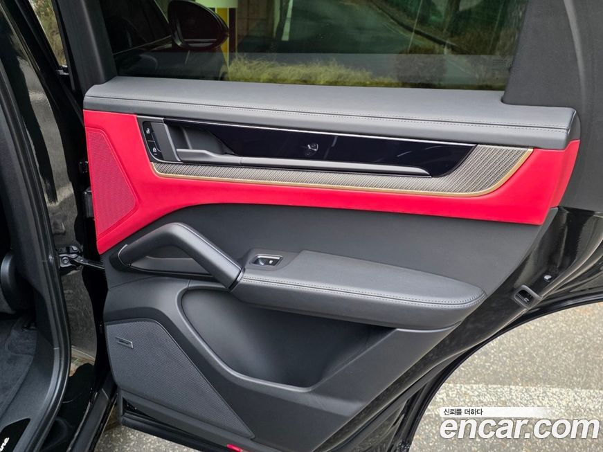 Porsche Cayenne 2025