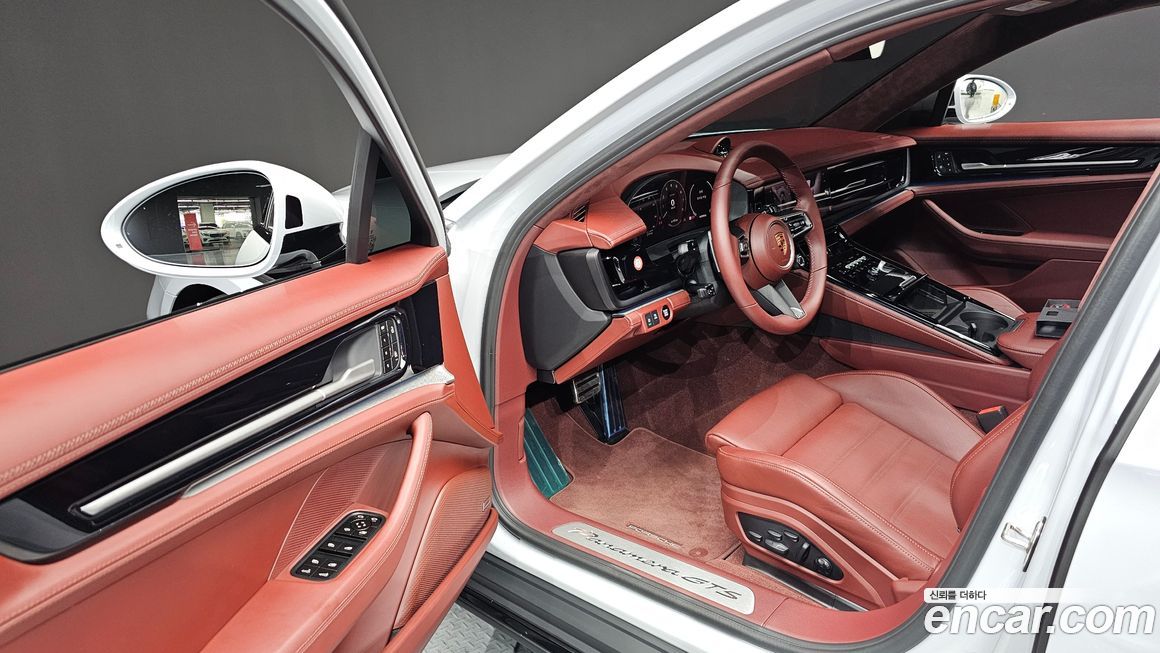 Porsche Panamera 2025