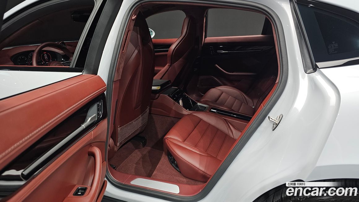 Porsche Panamera 2025