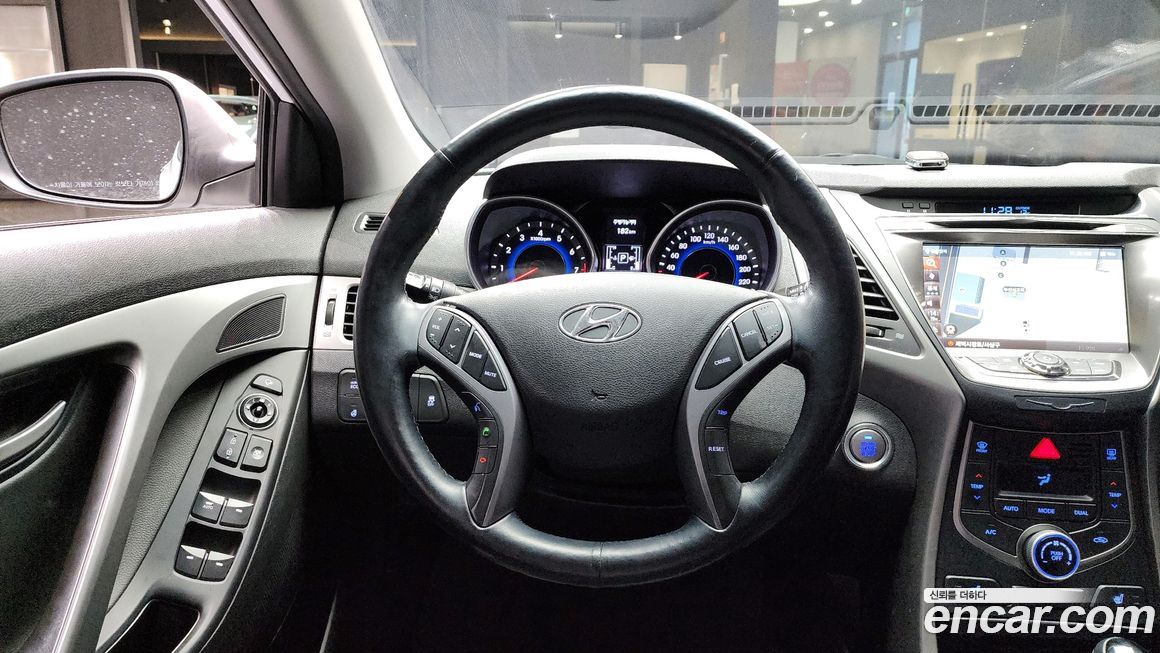 Hyundai AVANTE 2015