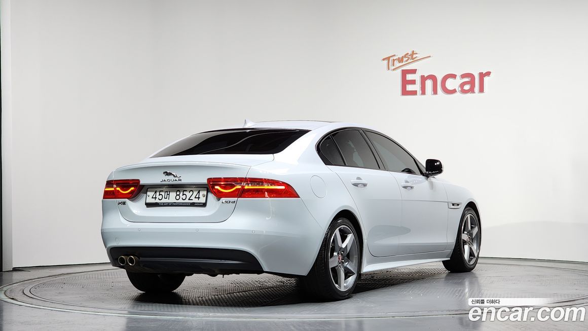 Jaguar XE 2016