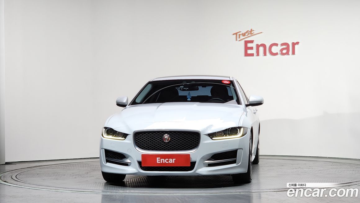 Jaguar XE 2016