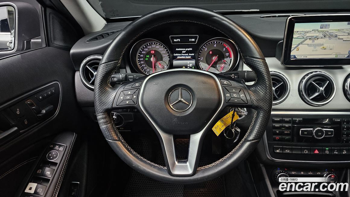 Mercedes-Benz GLA-Class 2015