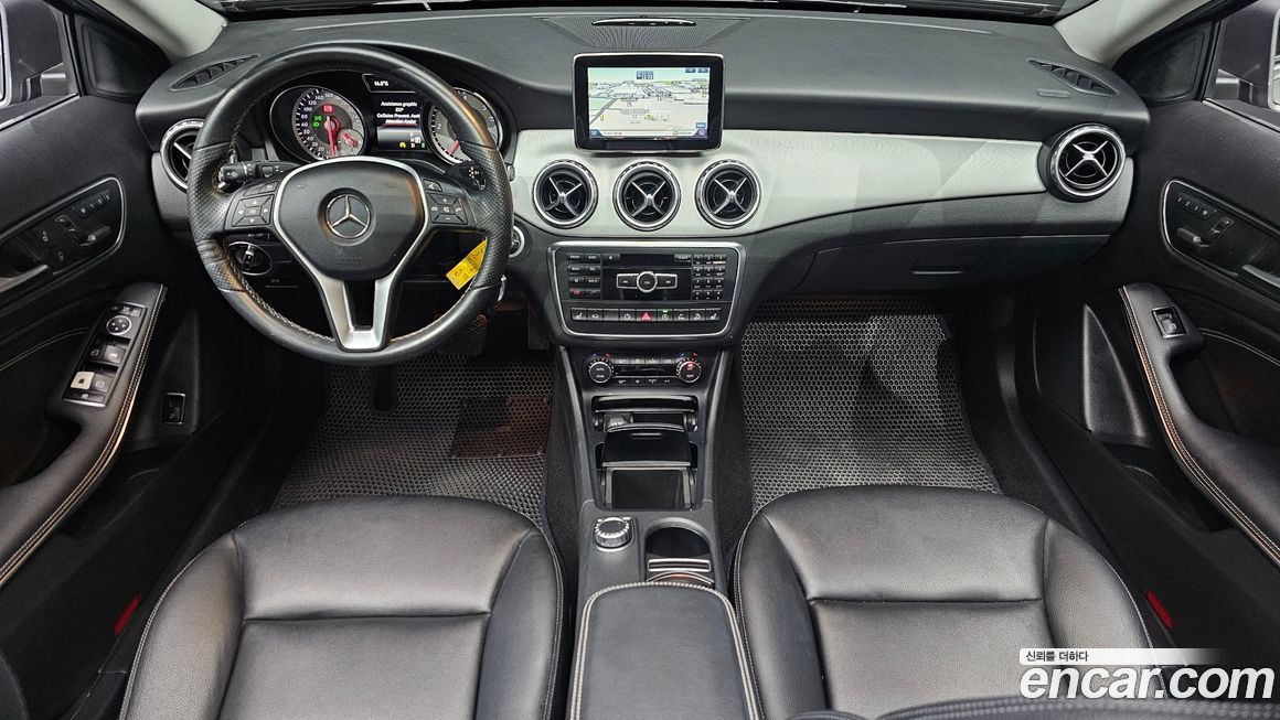 Mercedes-Benz GLA-Class 2015