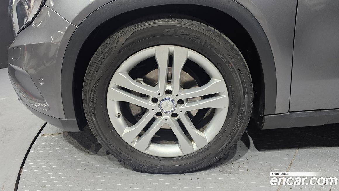 Mercedes-Benz GLA-Class 2015