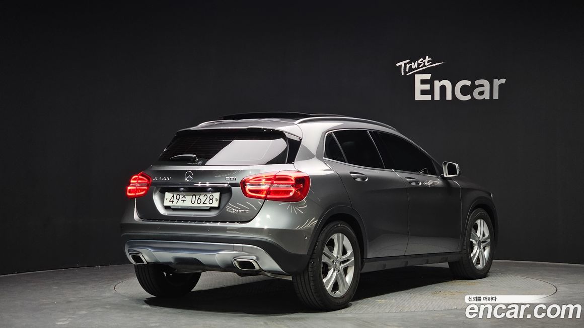 Mercedes-Benz GLA-Class 2015