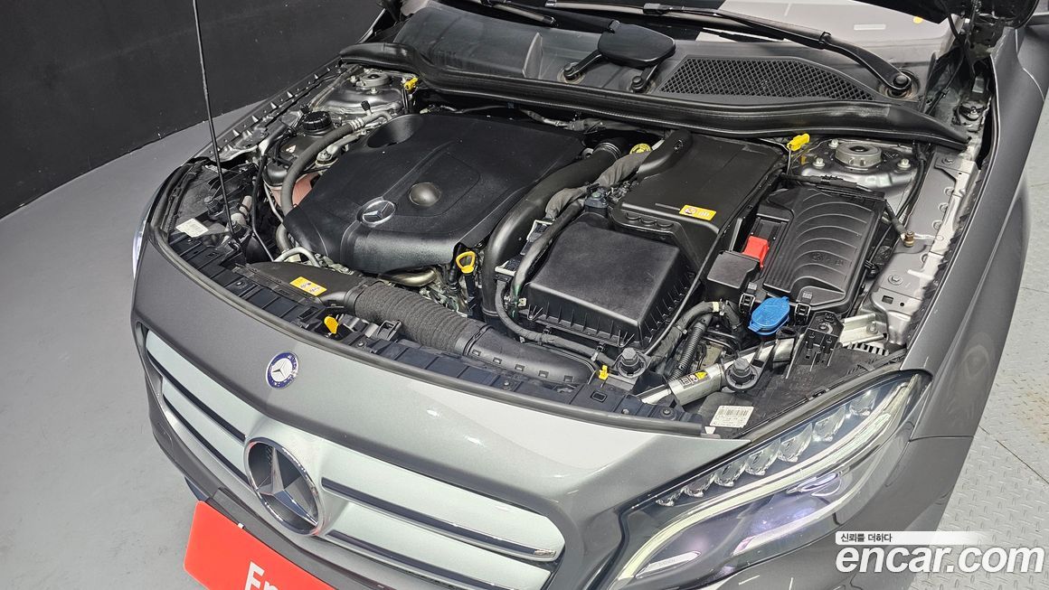 Mercedes-Benz GLA-Class 2015