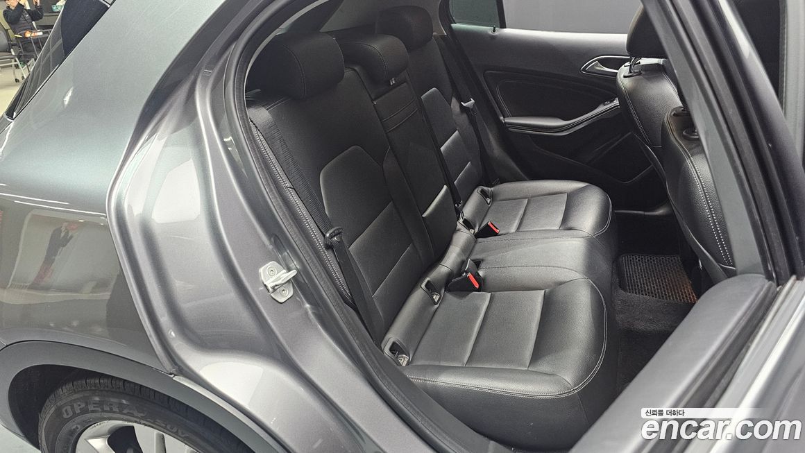 Mercedes-Benz GLA-Class 2015