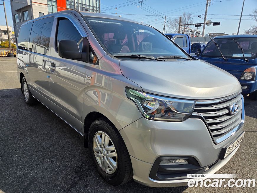 Hyundai Starex 2019