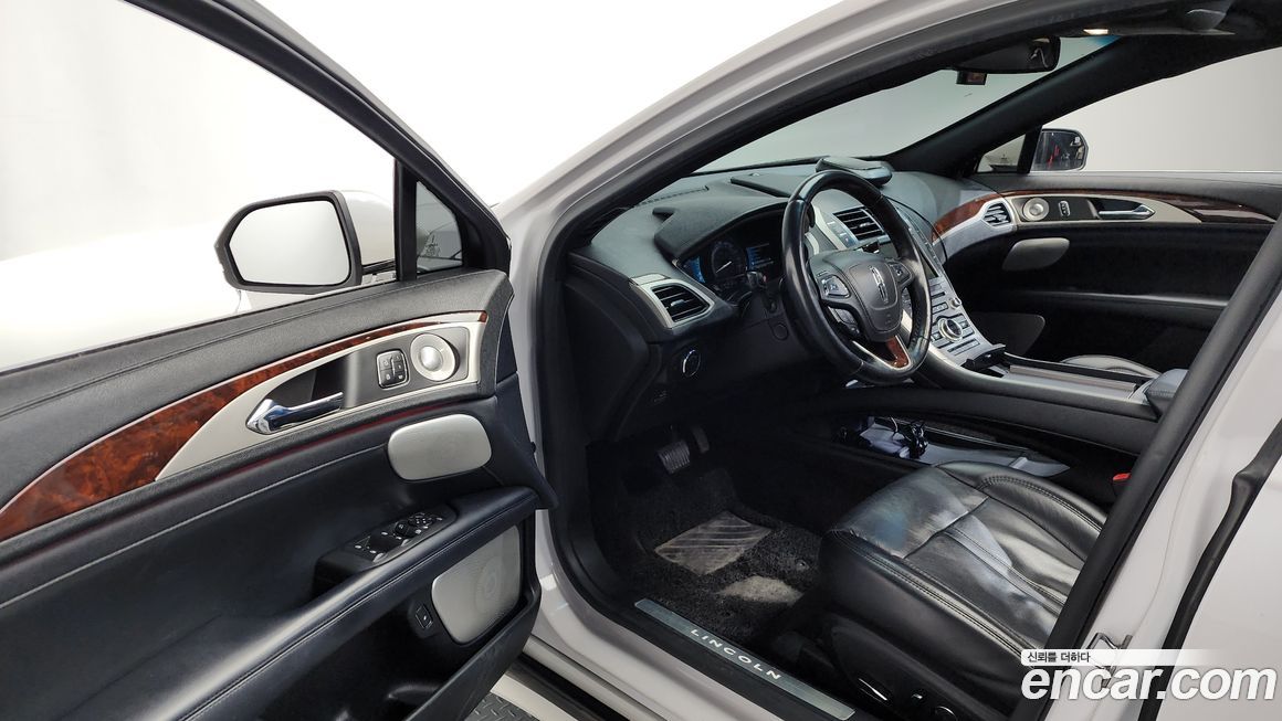 Lincoln MKZ 2020