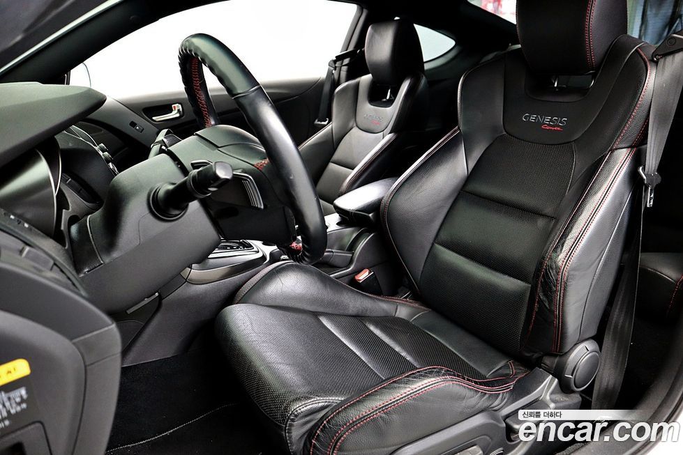 Hyundai Genesis 2016