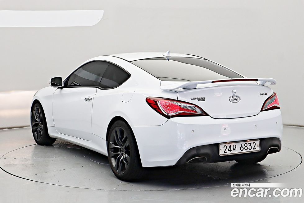 Hyundai Genesis 2016