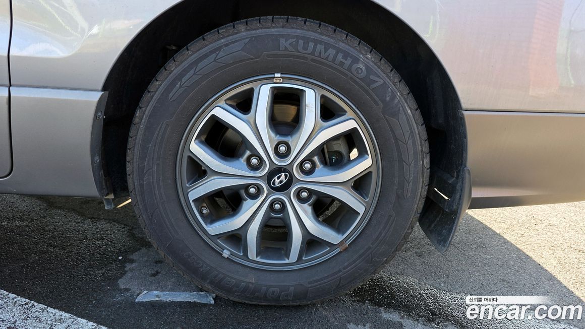 Hyundai Starex 2018