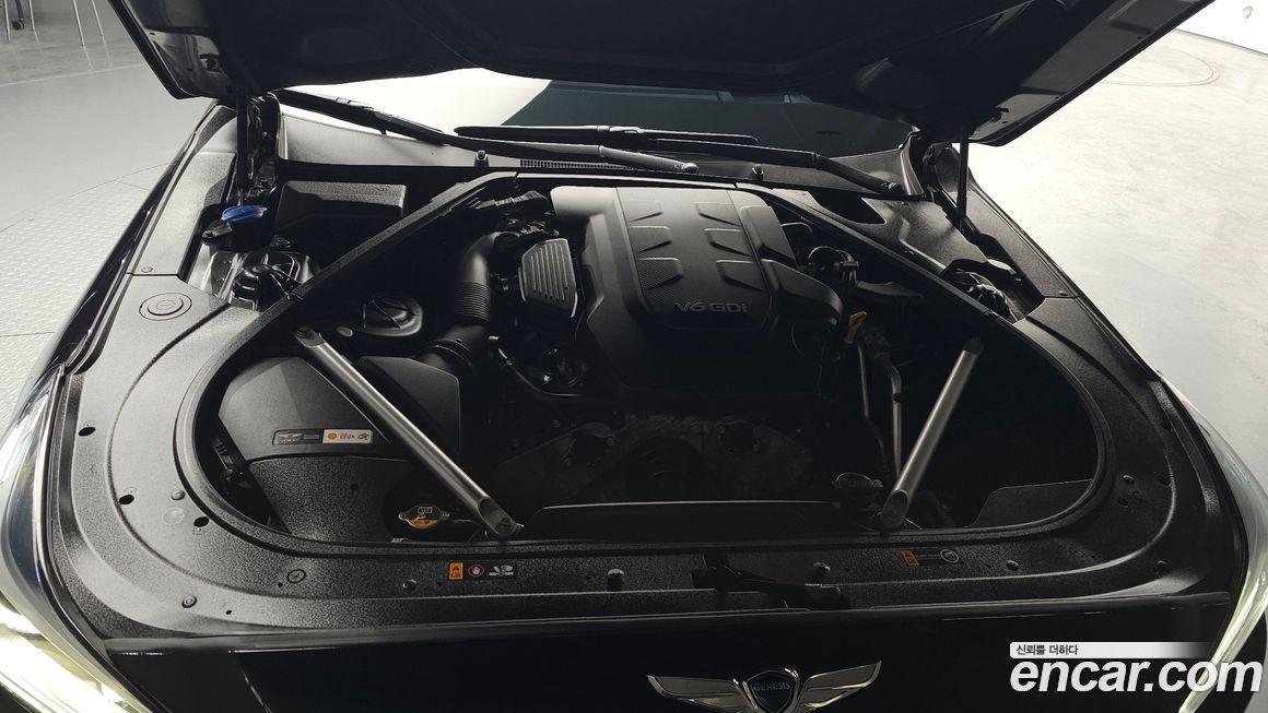 Genesis EQ900 2017