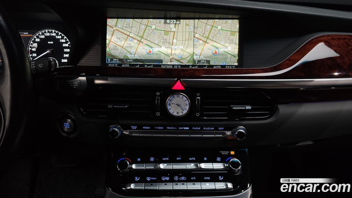 Genesis EQ900 2017