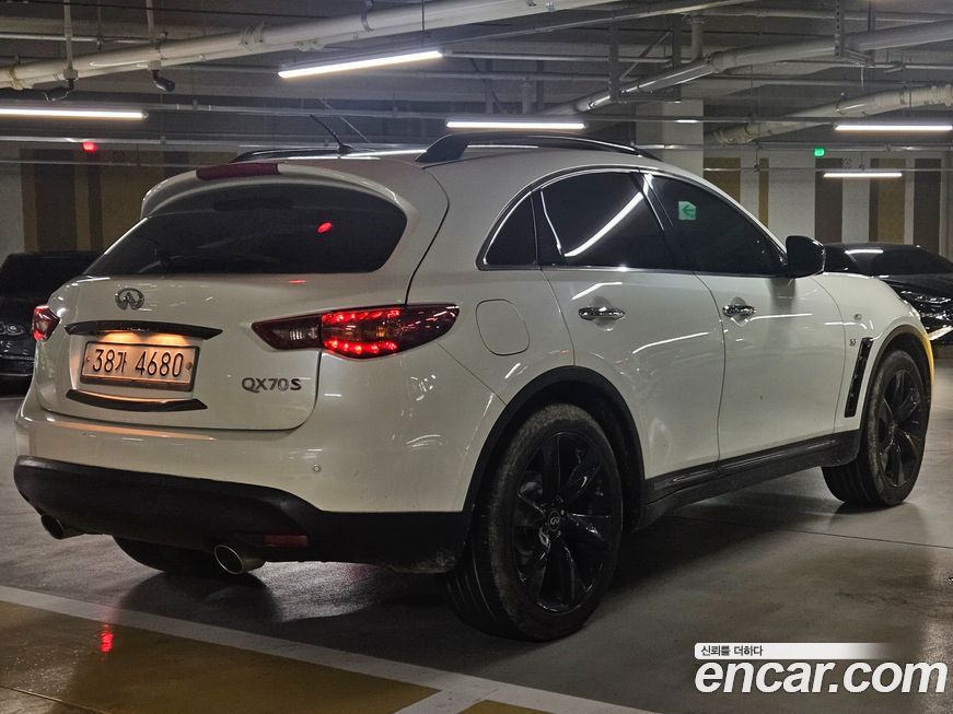 Infiniti QX70 2017