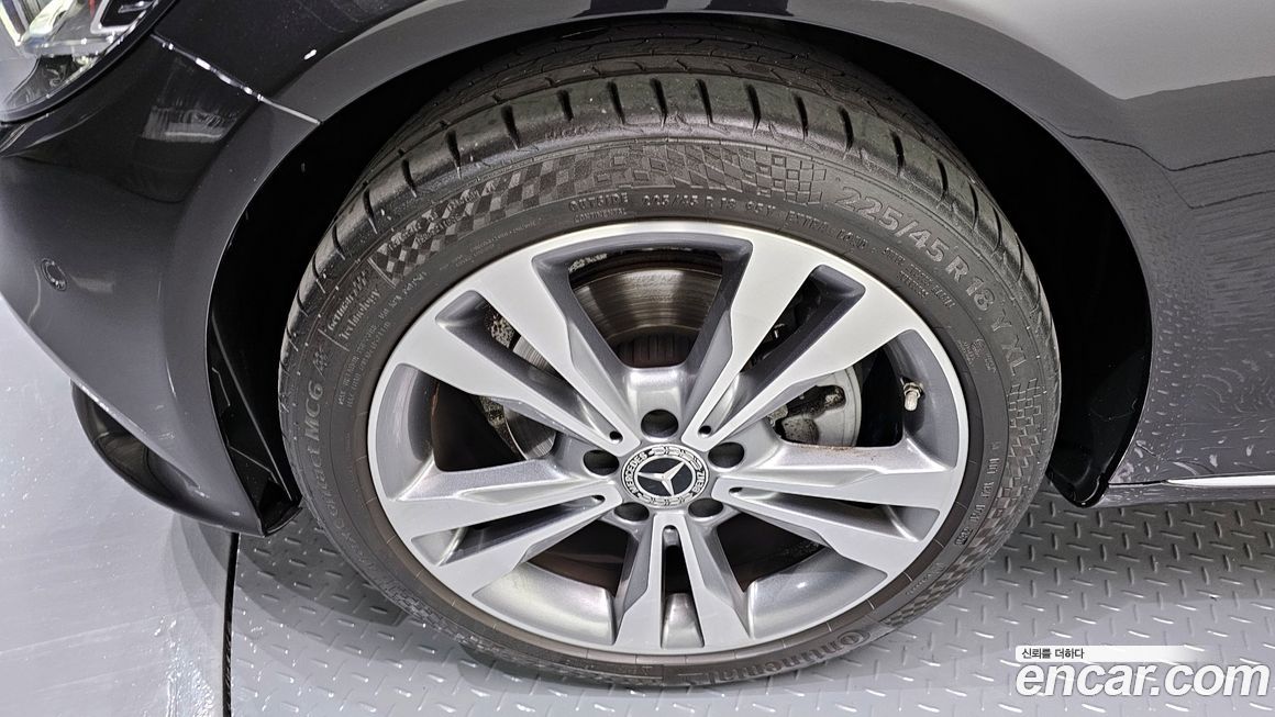 Mercedes-Benz C-Class 2020