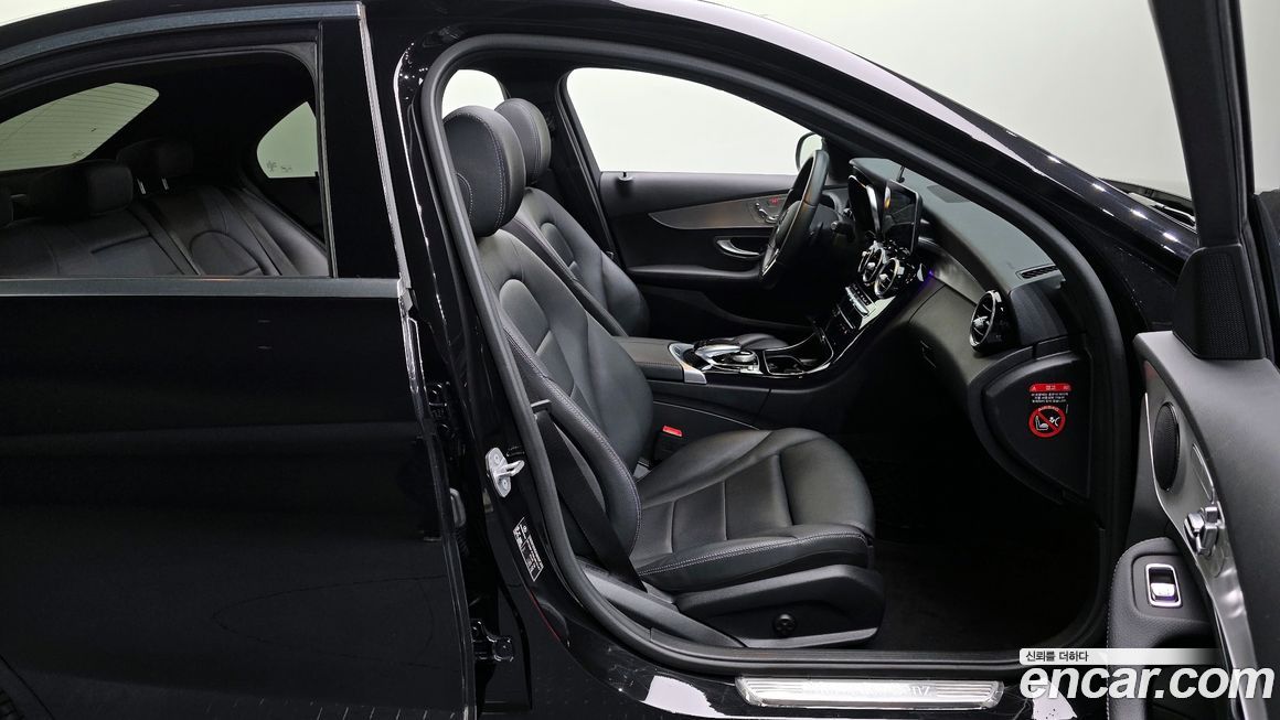 Mercedes-Benz C-Class 2020