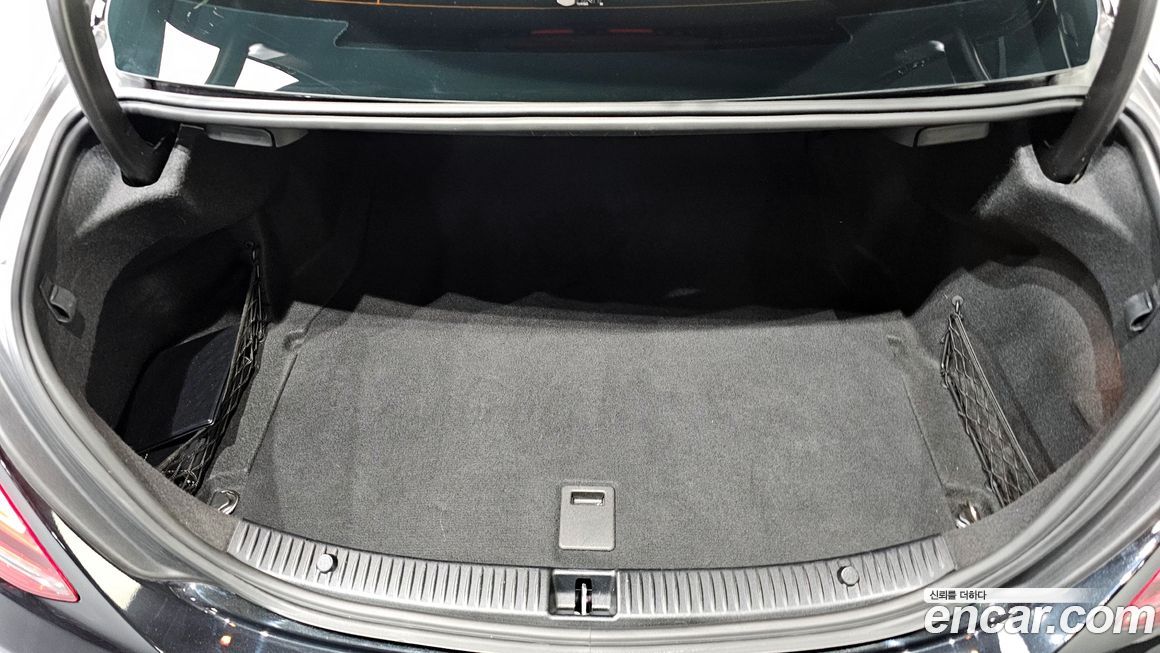 Mercedes-Benz C-Class 2020