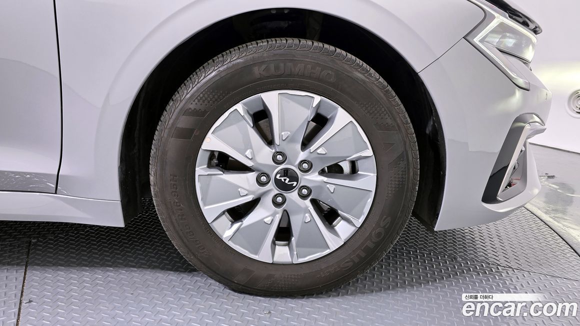 Kia K5 2025