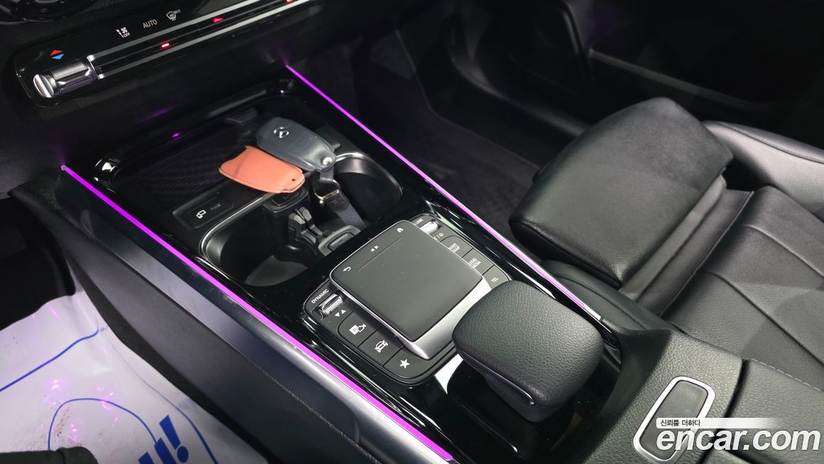 Mercedes-Benz GLB-Class 2021