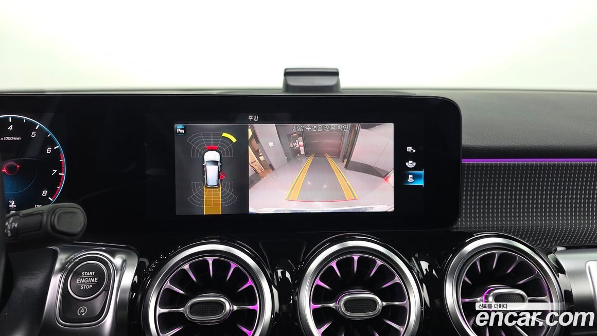 Mercedes-Benz GLB-Class 2021