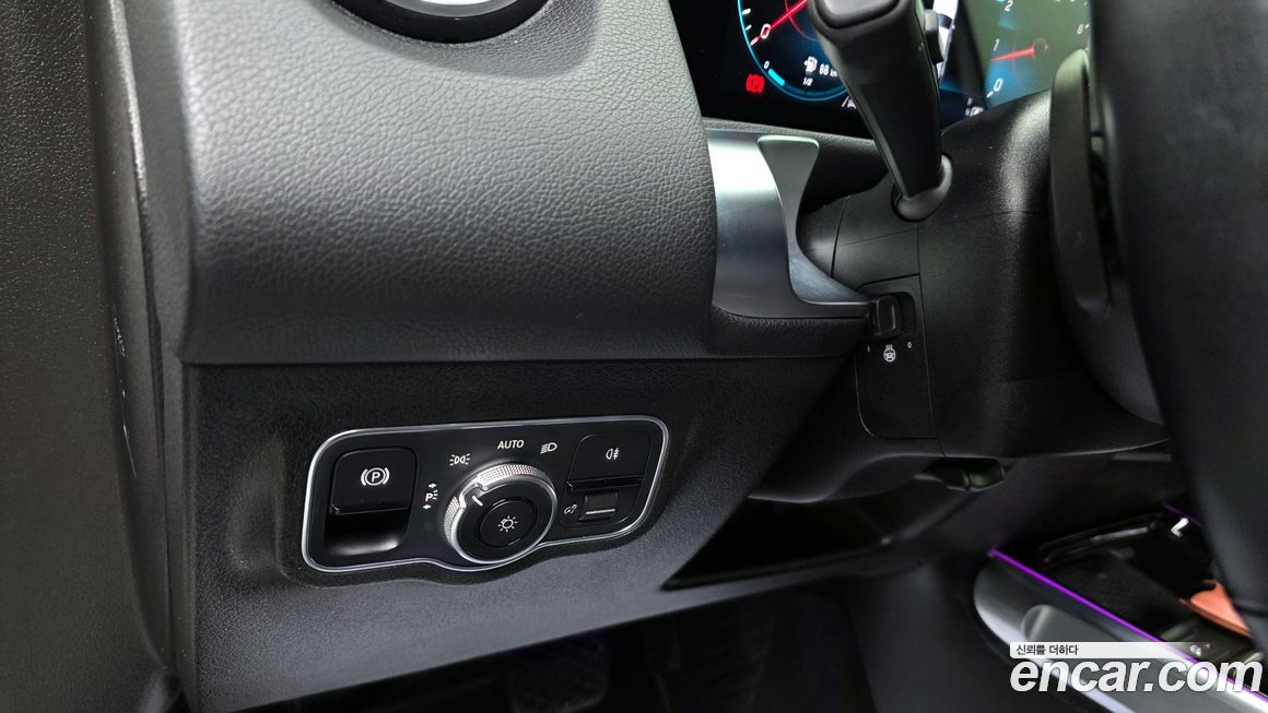 Mercedes-Benz GLB-Class 2021