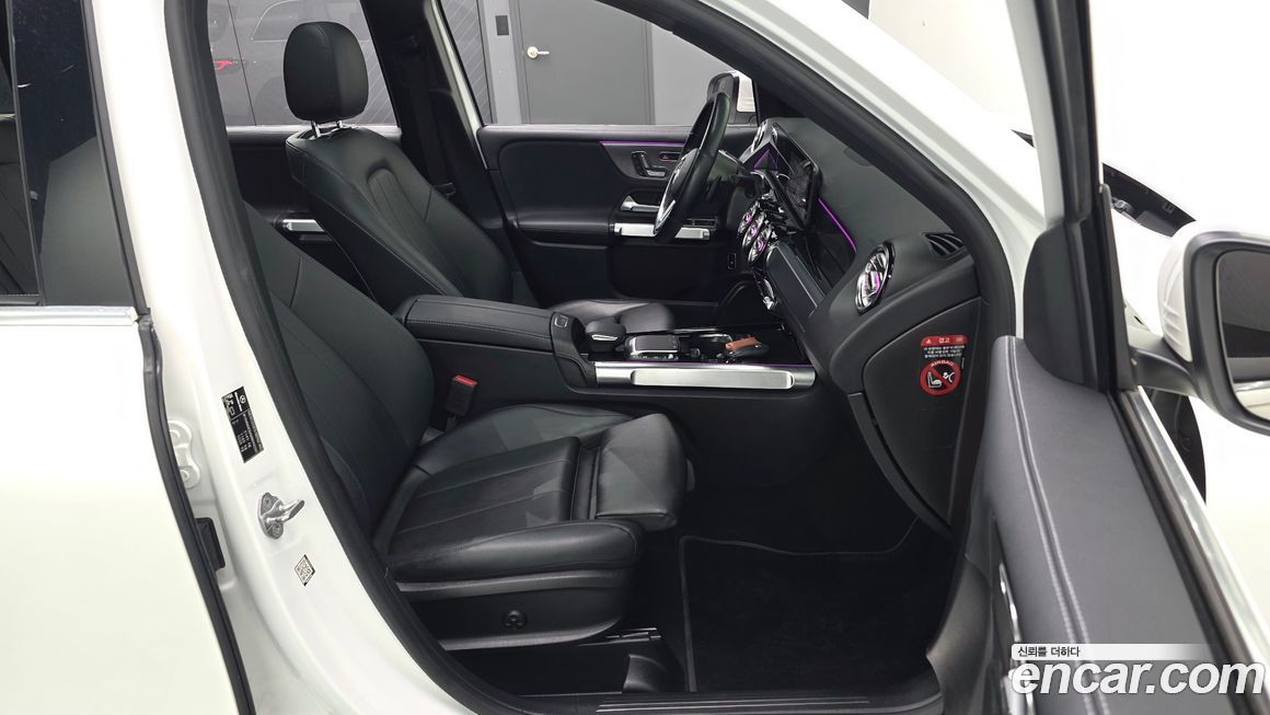 Mercedes-Benz GLB-Class 2021