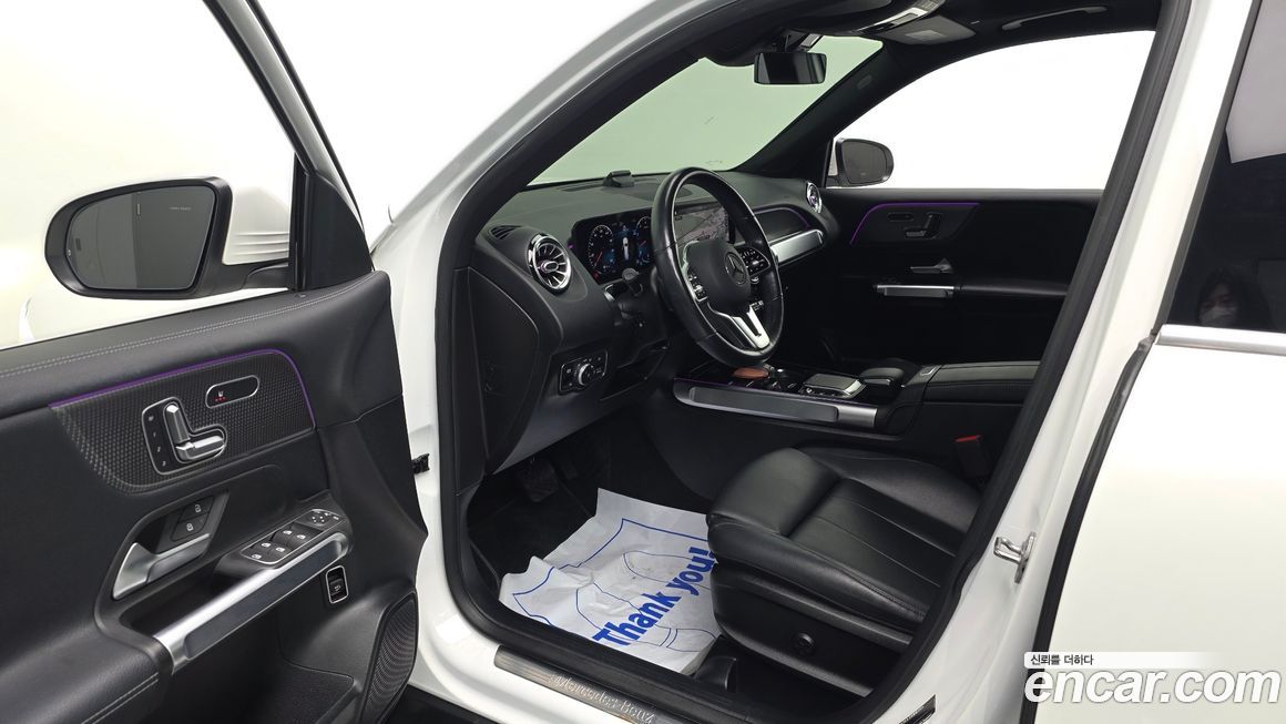 Mercedes-Benz GLB-Class 2021