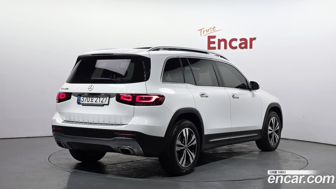 Mercedes-Benz GLB-Class 2021