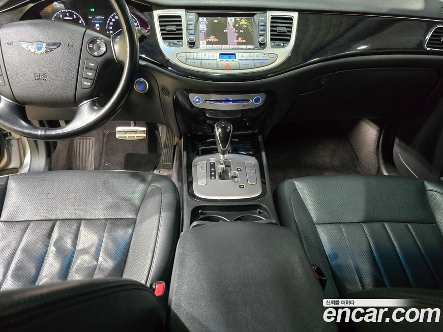 Hyundai Genesis 2012