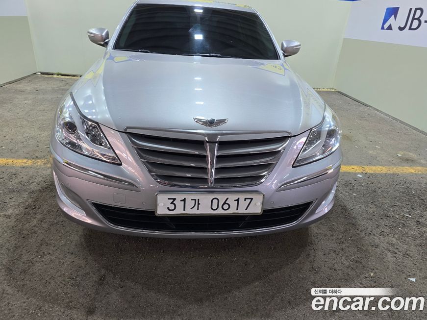 Hyundai Genesis 2012