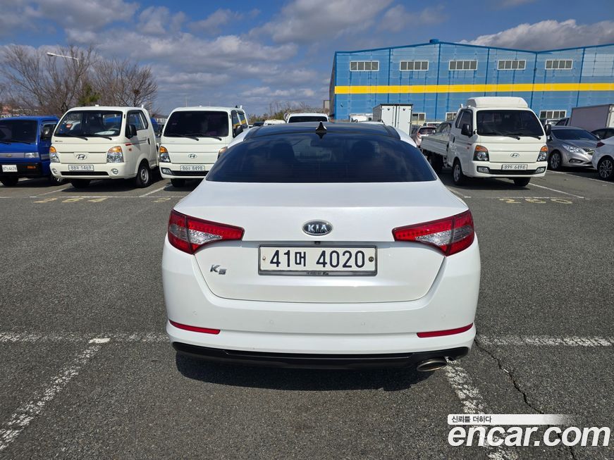 Kia K5 2011