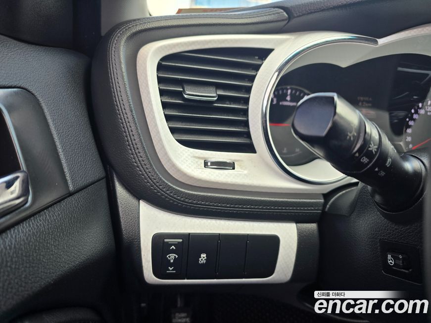 Kia K5 2011