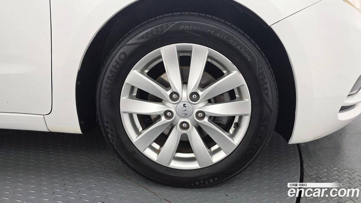 Kia K3 2013