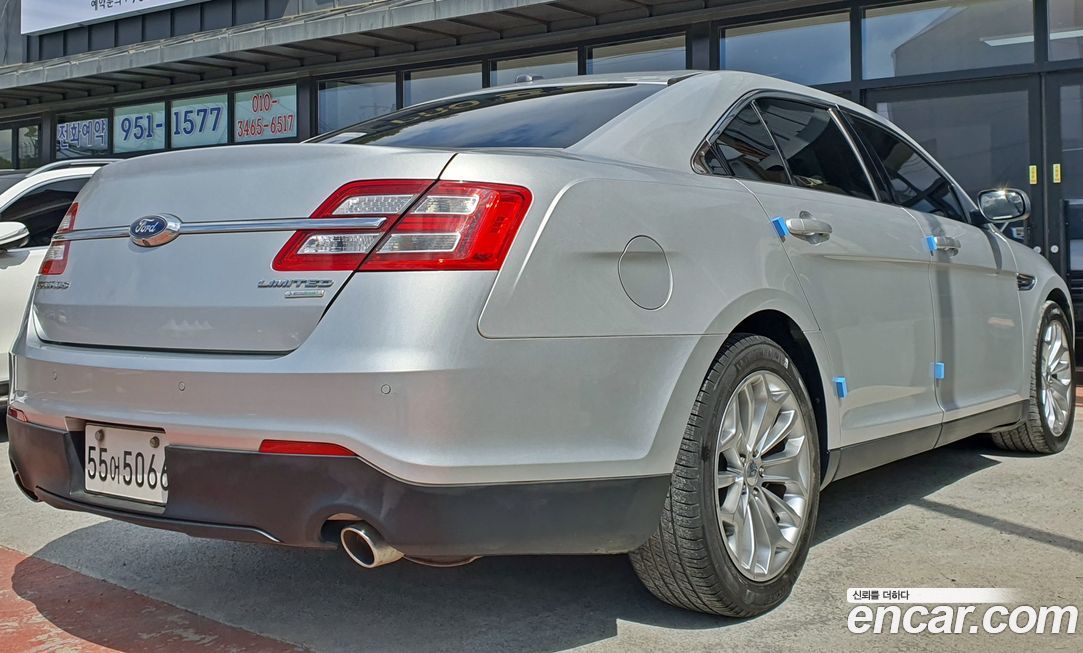 Ford Taurus 2014