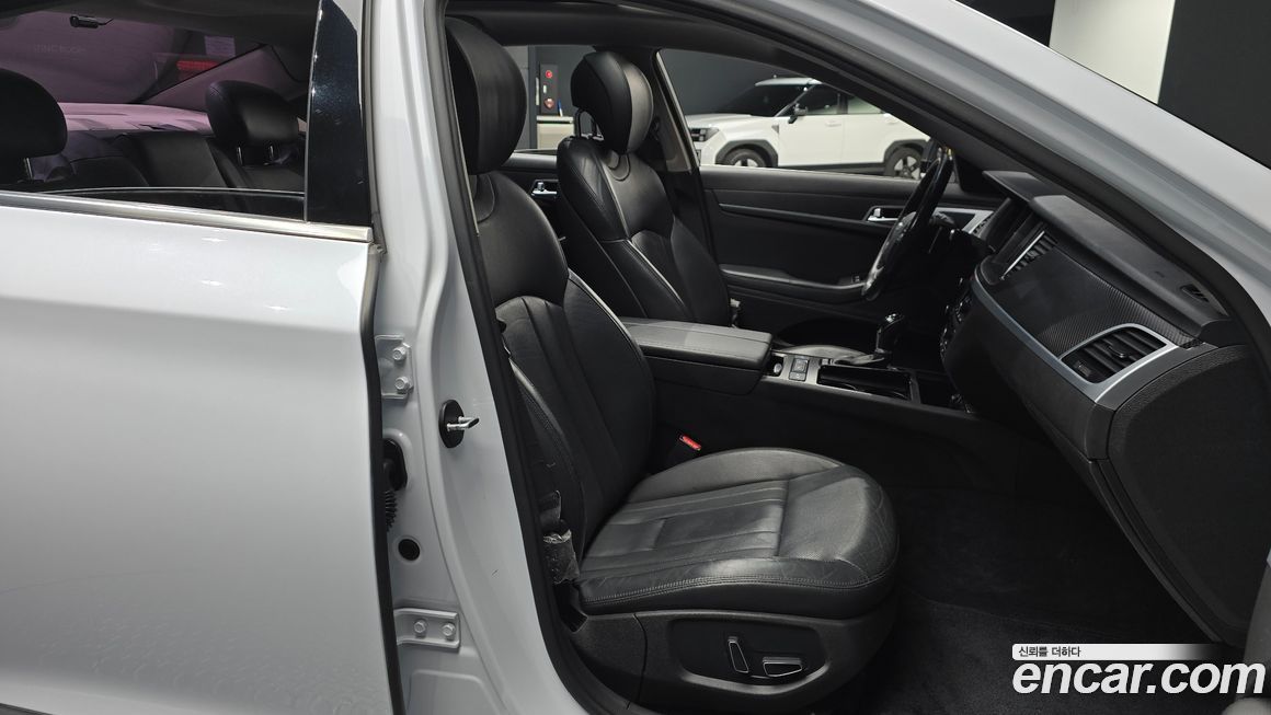 Hyundai Genesis 2015