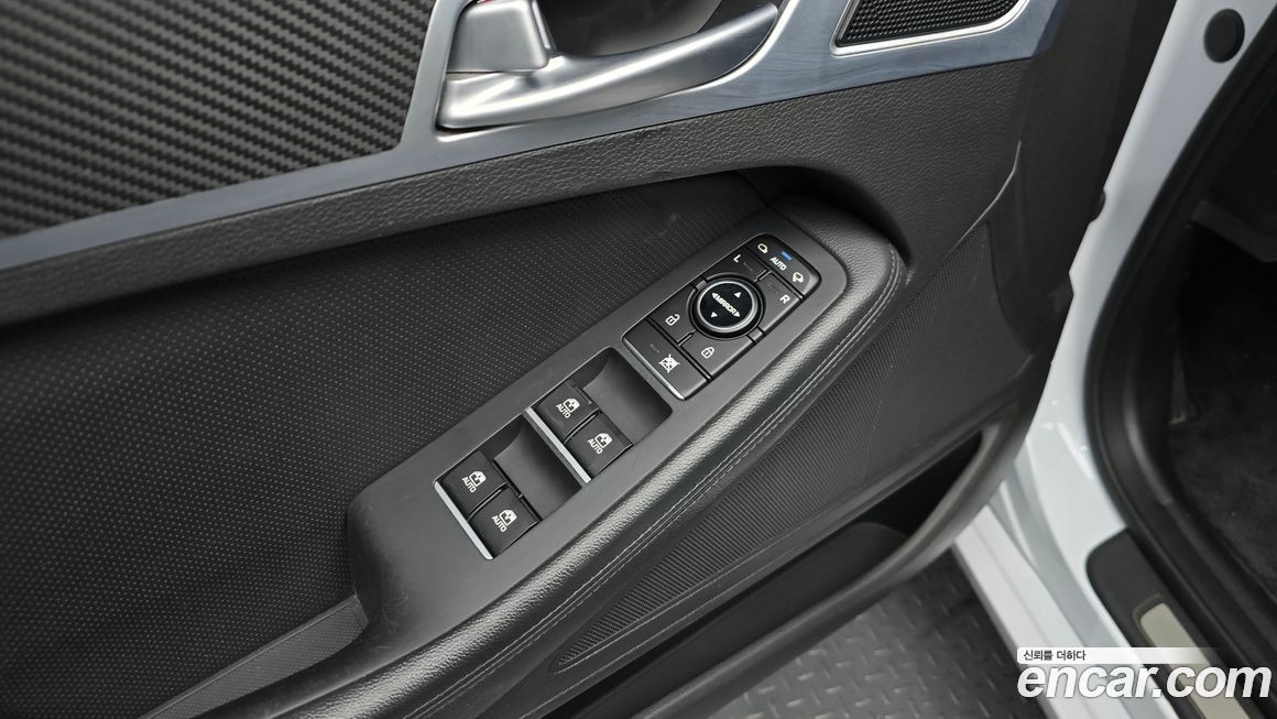 Hyundai Genesis 2015