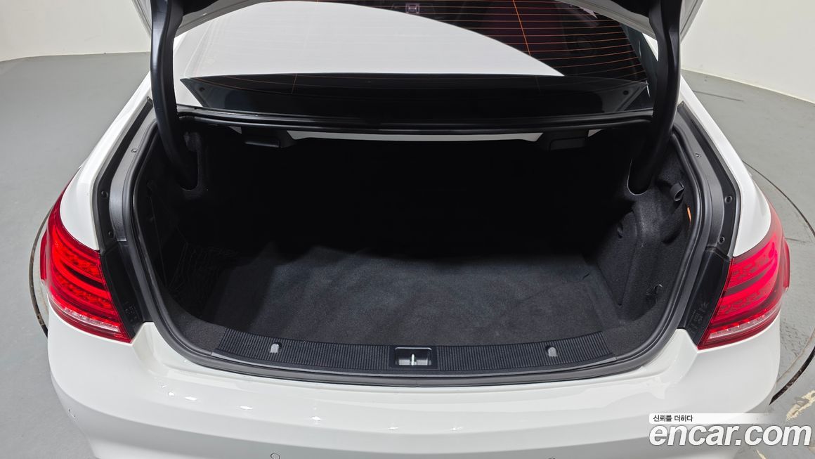 Mercedes-Benz E-Class 2016