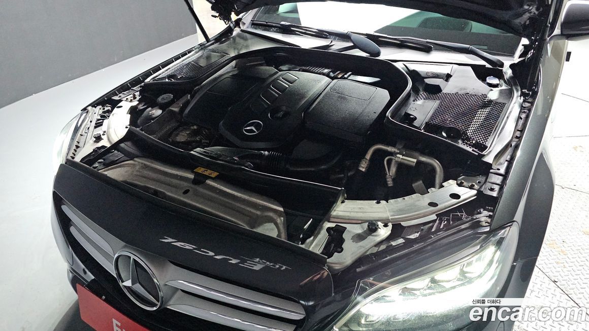 Mercedes-Benz C-Class 2020