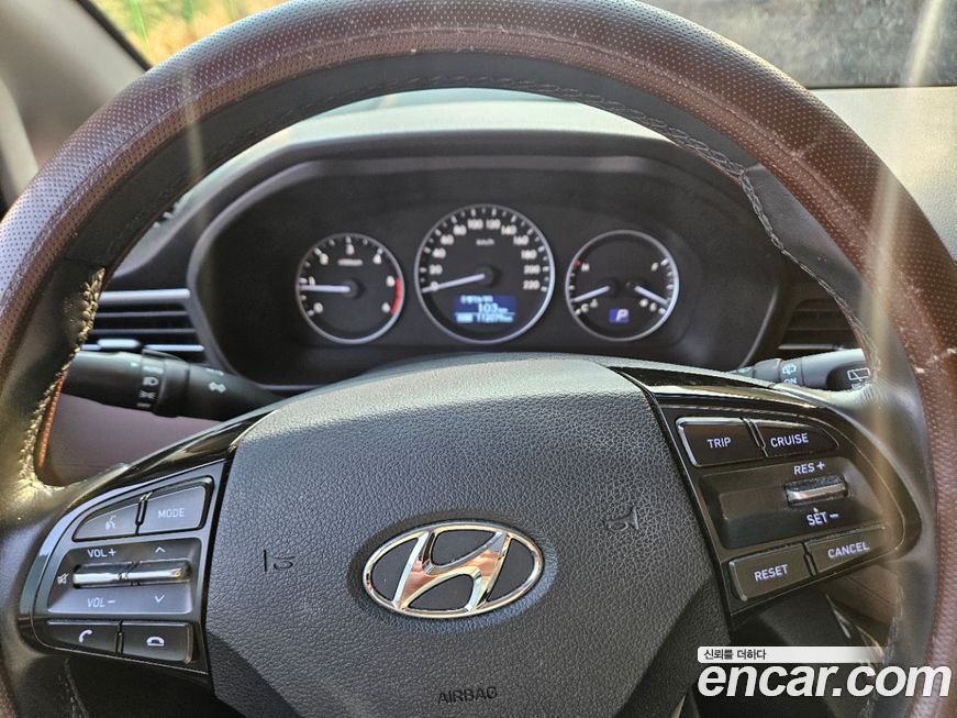 Hyundai Starex 2019