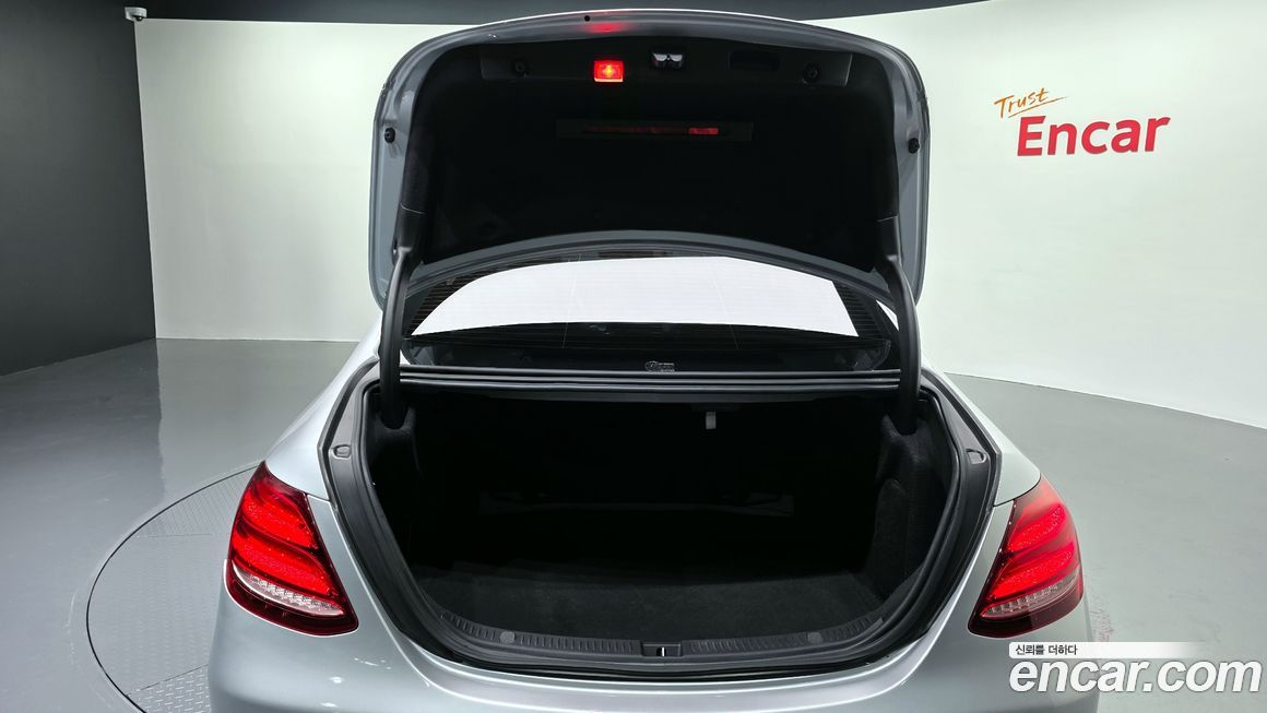 Mercedes-Benz E-Class 2017