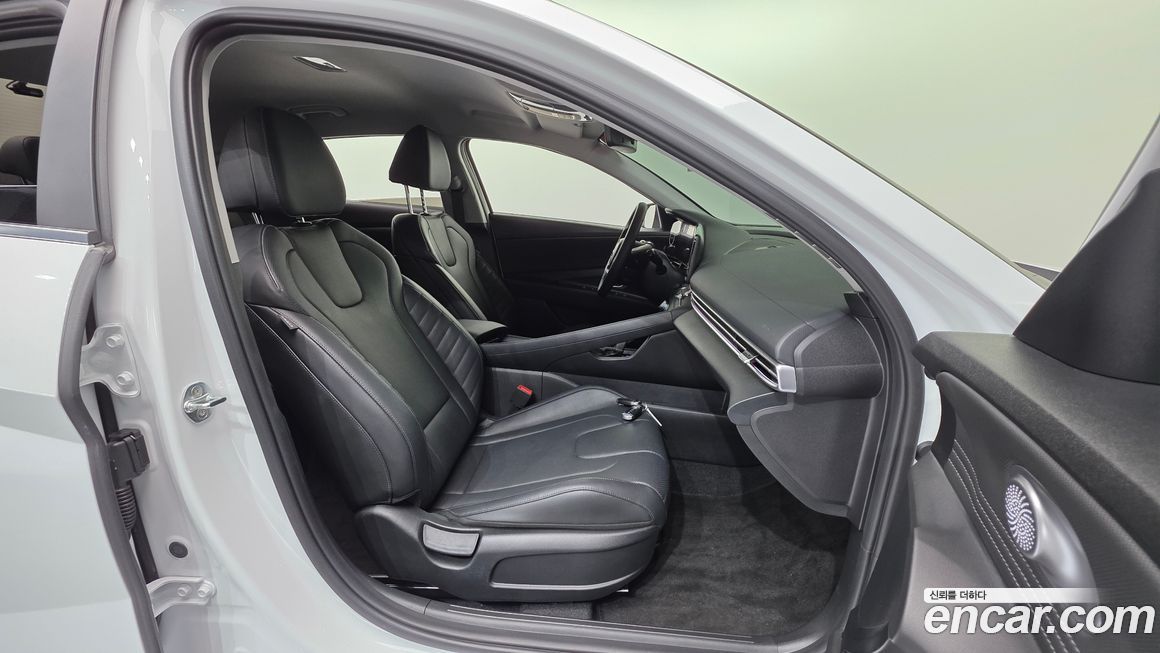 Hyundai AVANTE 2022