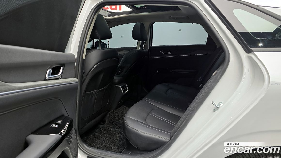 Kia K5 2025